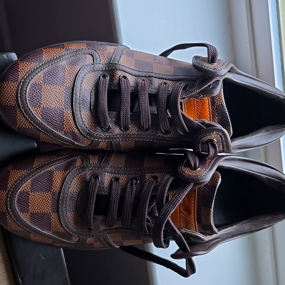 Preowned Louis Vuitton Sneakers - Picture 3 of 7